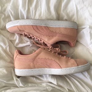 PUMA women’s size 8 sneakers